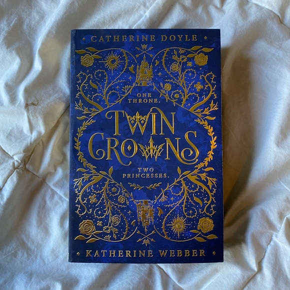 Twin Crowns - Picture 1 of 4